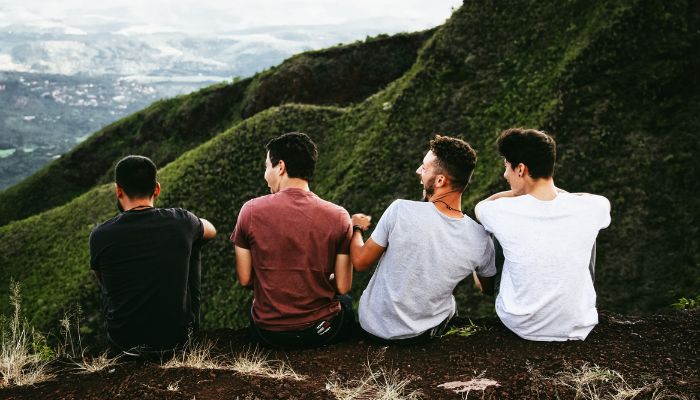 Mơ thấy bạn học cũ? Mơ thấy bạn học cũ nên đánh con gì? 4 Ngủ mơ nhìn thấy bạn học cũ của mình là nam